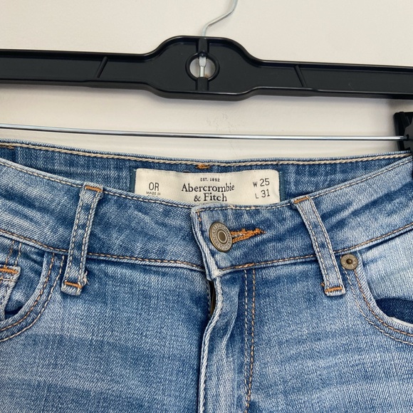 Abercrombie & Fitch Slim Fit Jeans - Picture 2 of 3
